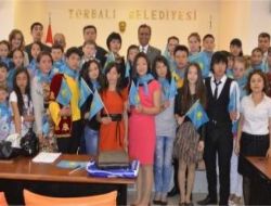 Kazakistanl renciler Torbal y ok sevdi